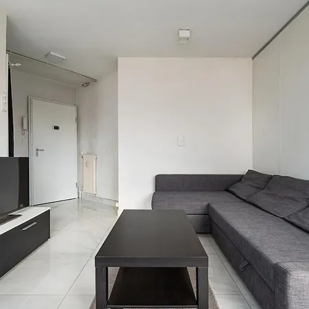 Geneva Tramway Access Apartment